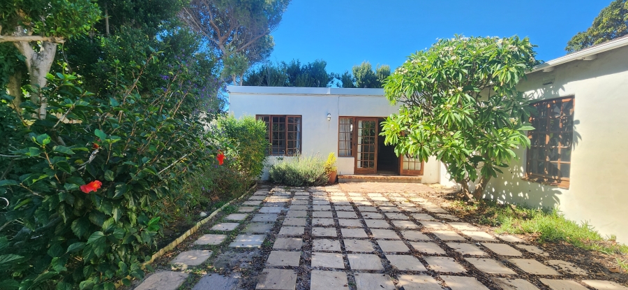 1 Bedroom Property for Sale in Kirstenhof Western Cape